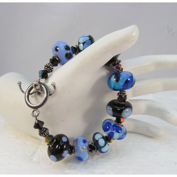 Blue and Black Lampwork Art Glass Beaded Bracelet with Toggle Clasp - Picture 2 of 13